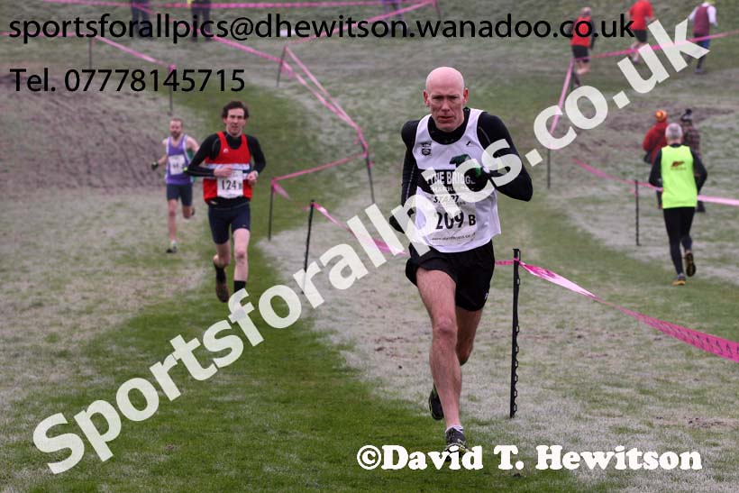 Veterans race, Durham Cathedral Cross Country Relays. Photo: David T. Hewitson/Sports for All Pics